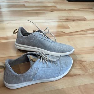 Toms size 9